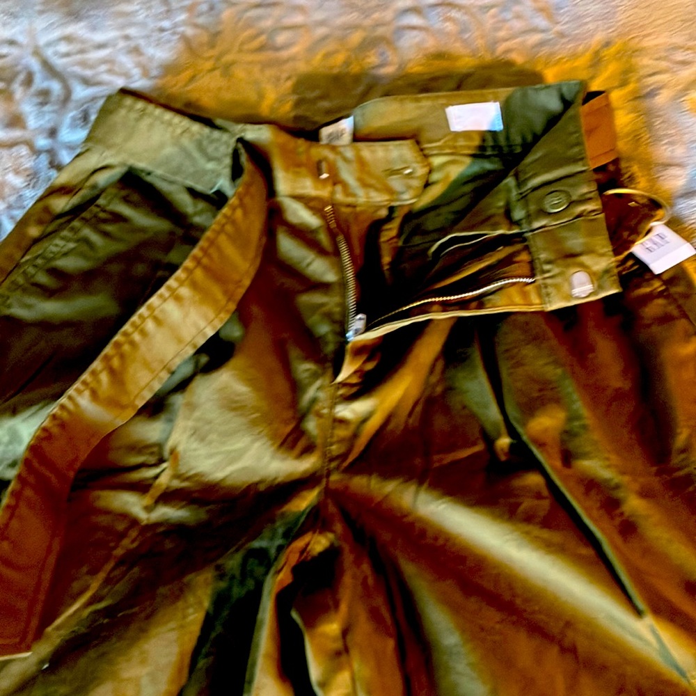 Green women’s Bermuda’s never worn